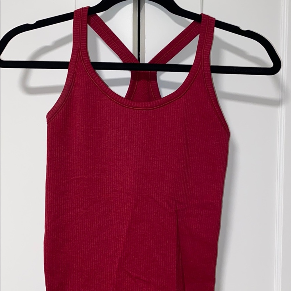 Lululemon Athletics ebb to the street tank